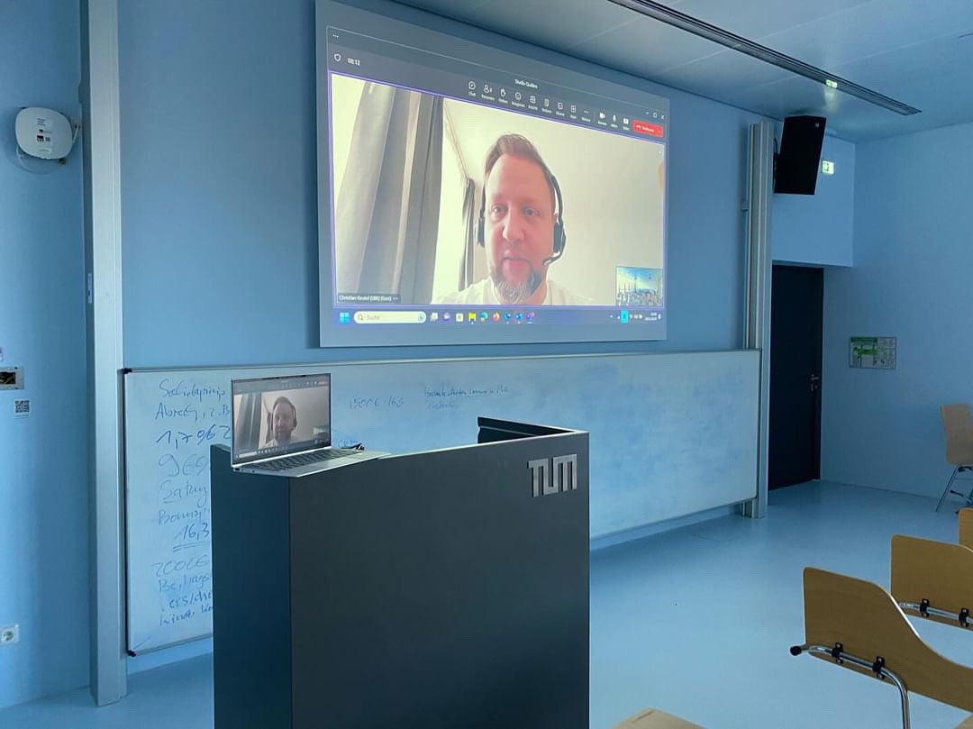 ChristianKeutel's tweet image. Als mich am Dienstag etwas überraschend die Anfrage von @profnuernberg erreichte, ob ich kurzfristig als Gastdozent an der #TUM einspringen könne, musste ich nicht lange überlegen.

Es war eine große Freude den Studierenden das Thema Finanzierung der GKV vorzustellen. #MorbiRSA