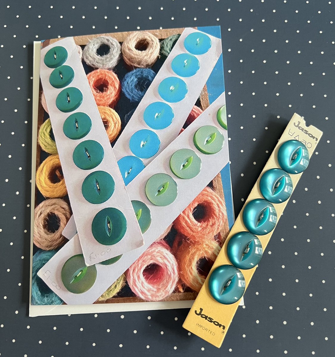 blackcatbutton's tweet photo. Hello #Buttonistas We are unretiring and teaming up with @iSpyphotographs for a Vintage Extravaganza! Just for fun! What do you think ๐คท๐ปโโ๏ธ Let me know โฆ ๐ป๐โโฌ๐ธ #UKGiftHour #UKGiftHour #MHHSBD https://t.co/HRKcLpUHnk