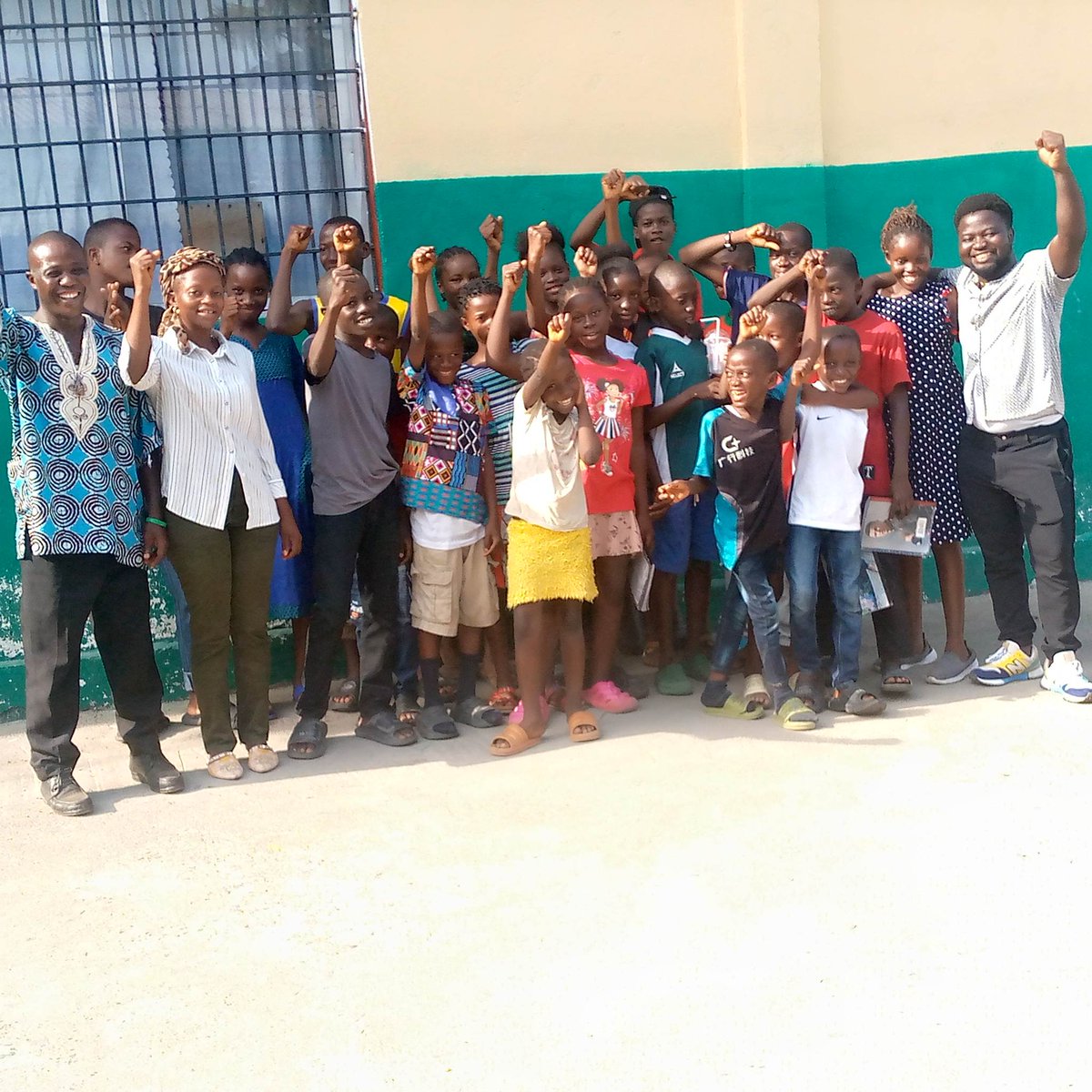 cdi2019's tweet photo. 🌐 Transformative journey underway at CDI! 💻✨ "Mind Builders" program empowers kids aged 5-18 with digital literacy and leadership skills. Unleashing the power of positive words! 🚀🌈 #CDI #MindBuilders #DigitalSkills #Leadership
#MySpecialWord https://t.co/Br0kzekWqs