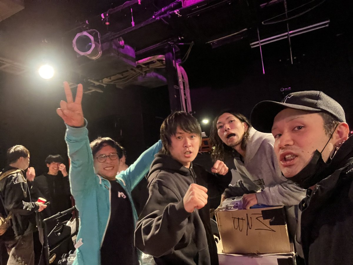 haru_yard9pag's tweet image. 01.ふれんどしっぷ→02.かるーせる本当にやってくれた
柵から崩れ落ちた泣いた
マリツー男前すぎ愛してる
秋田のスーパーヒーローはやっぱかっこよすぎた
そろそろスウィンドル帰らないとな
全バンドかっこいい
元気貰えた
よし頑張るよ

#MARIO2BLOCK
#FREECROSS