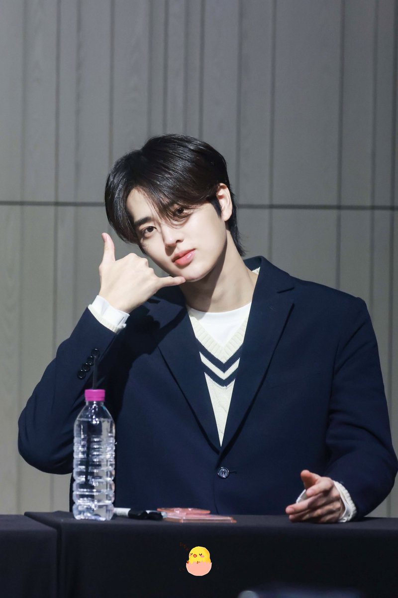 Grape_EC0227's tweet photo. 240120 📞

#은찬 #EUNCHAN #템페스트 #TEMPEST https://t.co/tbrYBacwSp