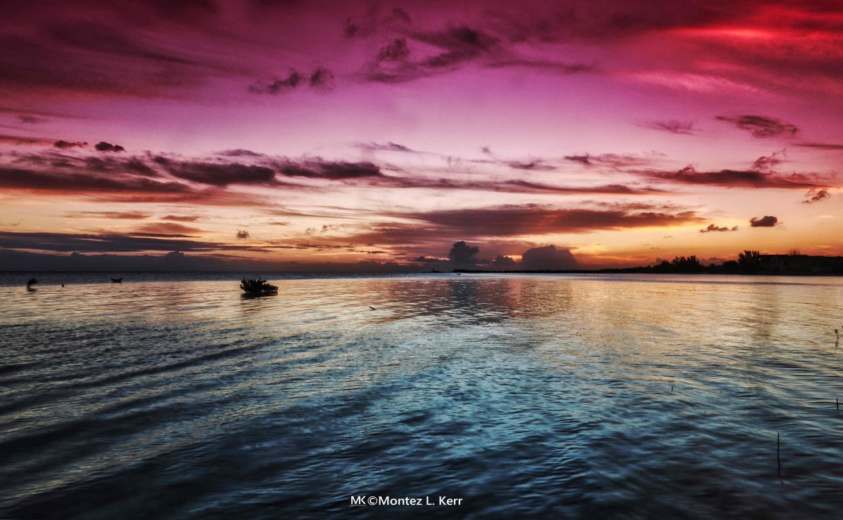 Beautiful landscapes of The Bahamas #dramatic #seascape #landscape #Sunset #photography #AYearForArt #BuyIntoArt #wallart #buyintoart #wallartforsale #photography 🇧🇸 #Bahamas #PhotographyIsArt #photooftheday #PhotographyIsArt See it here --->bit.ly/MontezLKerr