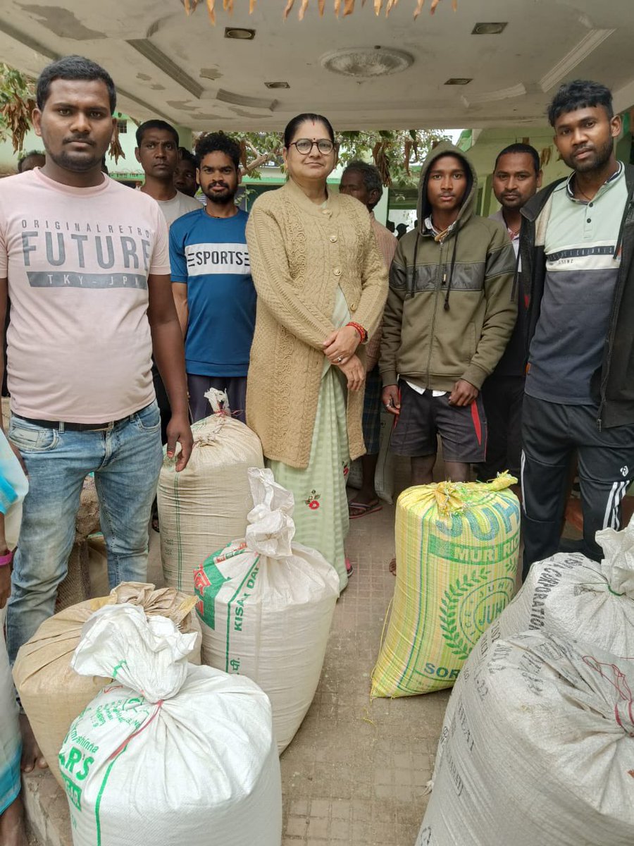 Srpnch_Bhaleswr's tweet photo. #Zero_Hunger
Inspection of Public Distribution Systems (PDS)
My people are getting their ration in right way, right weight, right stuff with right time. We are using Aadhaar based biometric authentication for 100% beneficiary.
@PradeepJenaIAS @_anugarg @DM_Nuapada @SDGaction @SDG2030 @arvindpadhee @ushapadhee1996 @GuhaIas @PanchayatN @ZeroHunger @SDGOdisha @AtanuMLA
#Nuapada #Bhaleswar