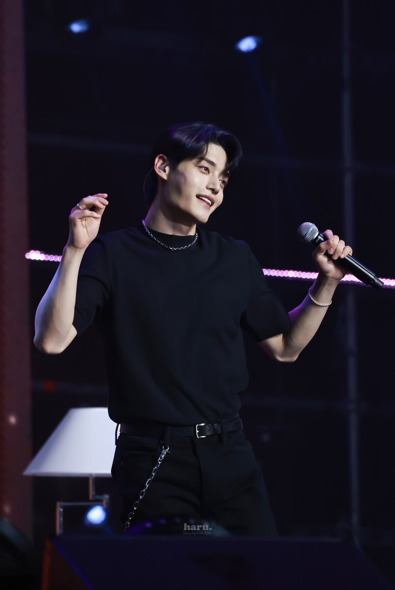 Jiwoong. tweet media