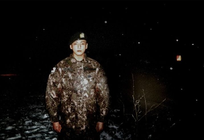 Ais_JIN_JM413's tweet photo. Masih gak habis pikir sama oknum yang berbuat jahat kepada jungkook😭
Please hargai privasi Jungkook🙏
#jungkookwamil #protectjungkook @BTS_twt @bts_bighit https://t.co/1rqN4m5XOU