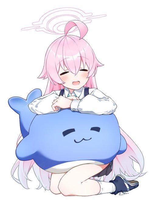 #ブルアカ ホシノがぬいぐるみを太ももで潰してる絵 