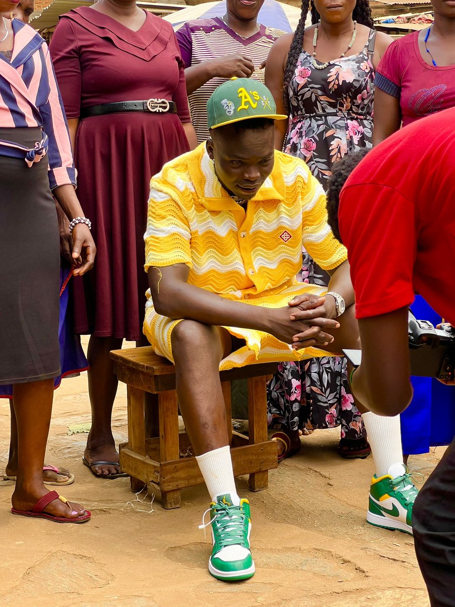 AtikinsF's tweet photo. #atikinsfashionz
#RobinMan
#NebbiMarket. Much love in Nebbi town
#Mayala video shot going on https://t.co/b0yYcPXxk6
