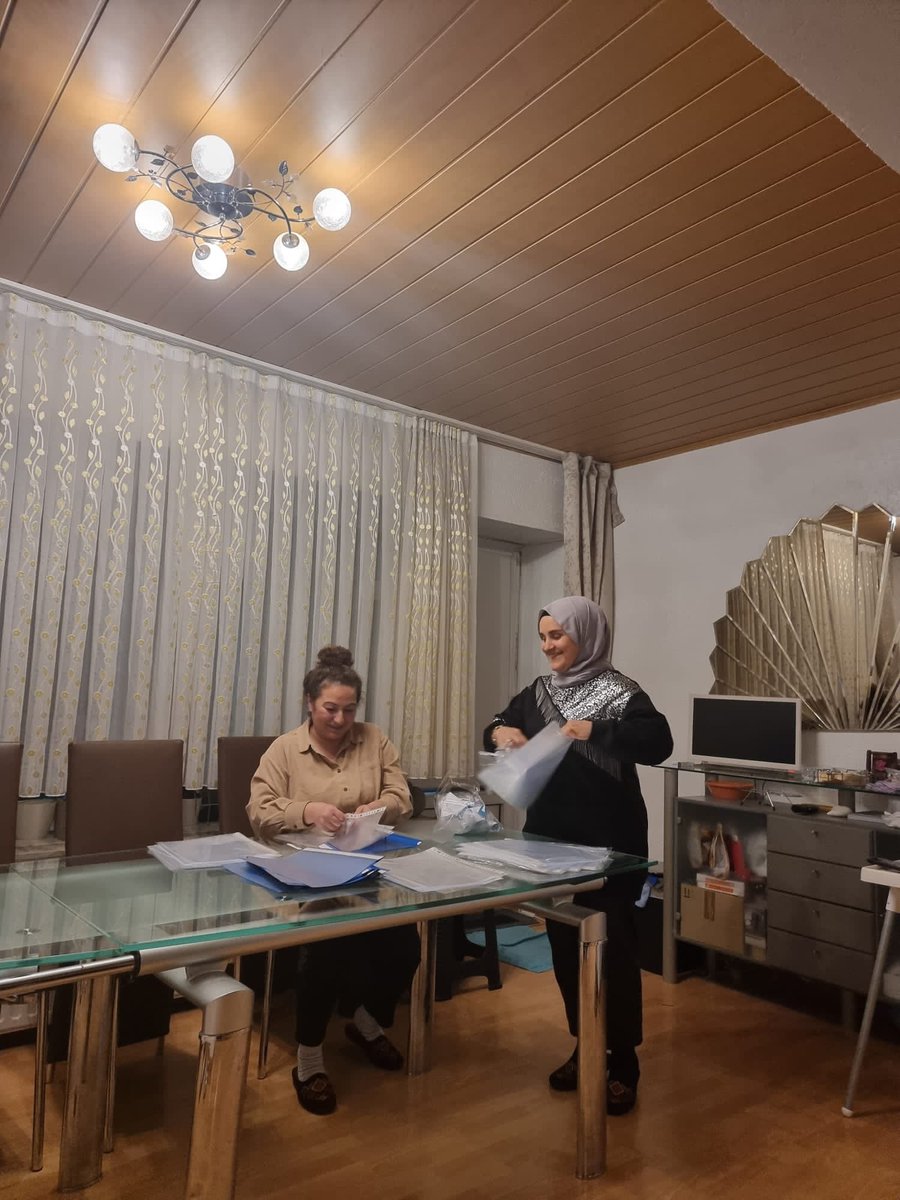 UIDBottrop's tweet image. Kadın Kolları olarak çok inandığımız verimliliğinin %100 Olacağını bildiğimiz kişisel gelişim kurslarımız için Kolları sıvadık. Siz değerli Müslüman kardeşlerimiz bizler okumakla ve kendimizi geliştirmekle mükellefiz. Hepinizi aramızda görmekten büyük onur ve gurur duyarız.