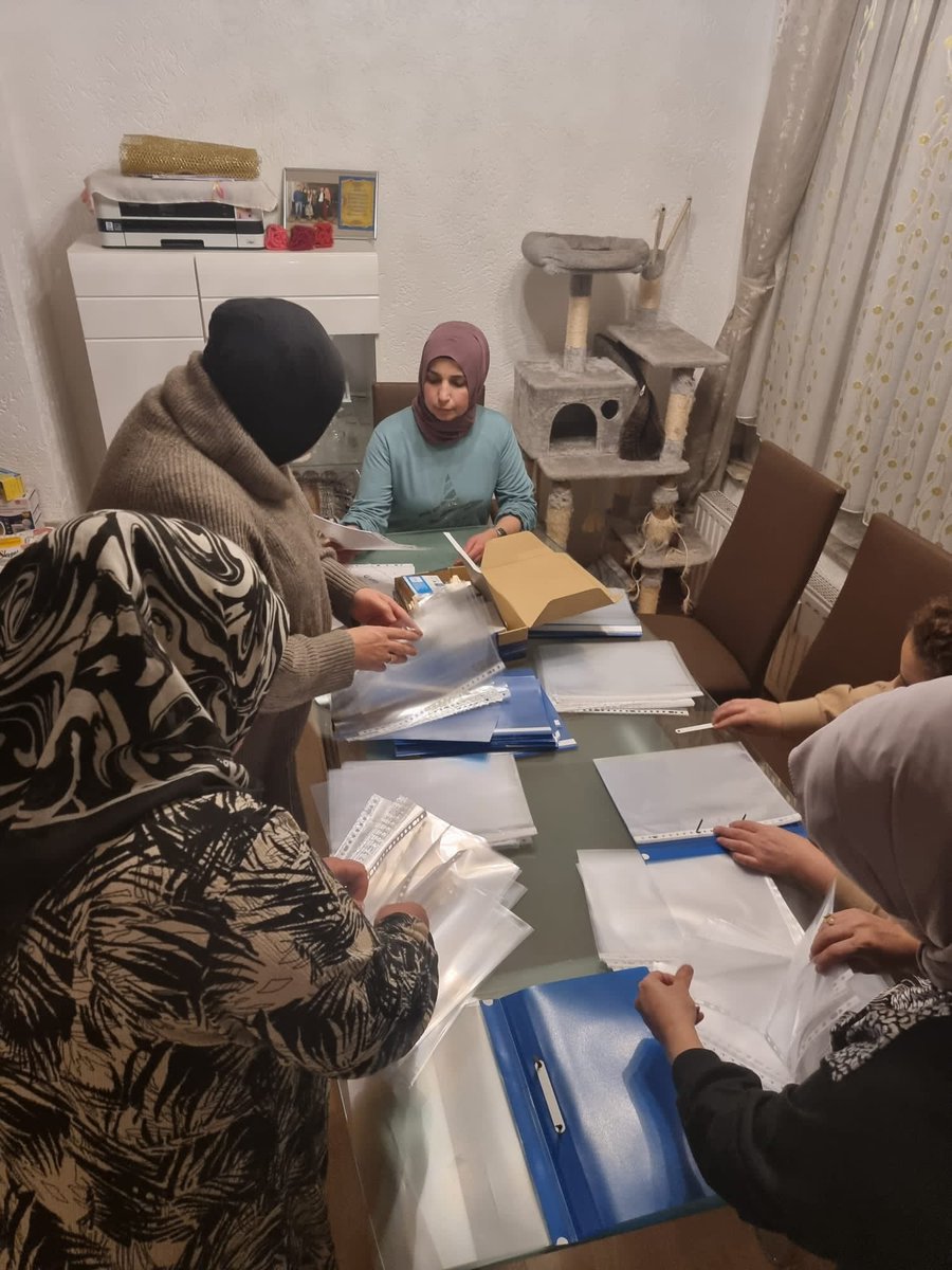 UIDBottrop's tweet image. Kadın Kolları olarak çok inandığımız verimliliğinin %100 Olacağını bildiğimiz kişisel gelişim kurslarımız için Kolları sıvadık. Siz değerli Müslüman kardeşlerimiz bizler okumakla ve kendimizi geliştirmekle mükellefiz. Hepinizi aramızda görmekten büyük onur ve gurur duyarız.