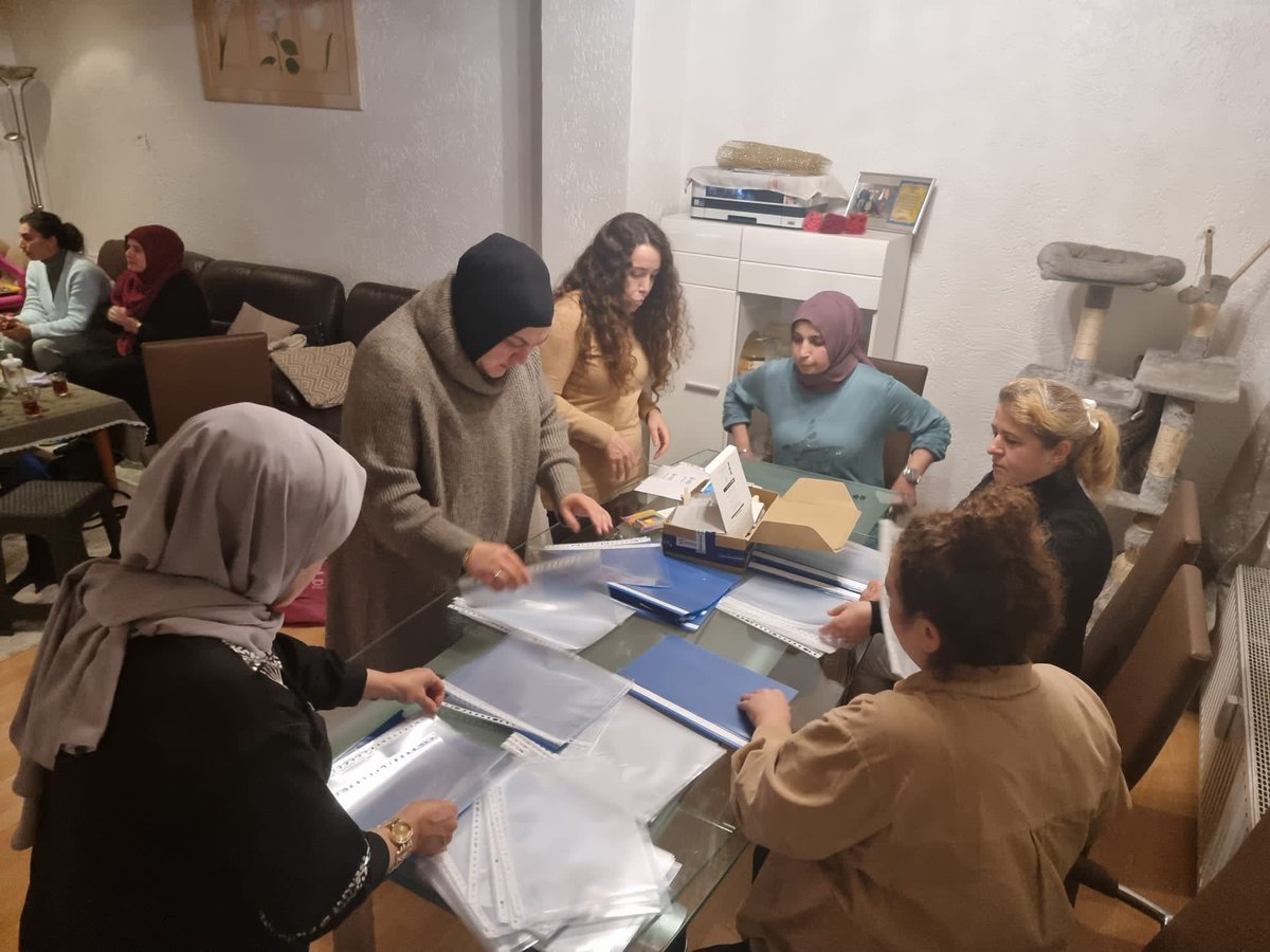 UIDBottrop's tweet image. Kadın Kolları olarak çok inandığımız verimliliğinin %100 Olacağını bildiğimiz kişisel gelişim kurslarımız için Kolları sıvadık. Siz değerli Müslüman kardeşlerimiz bizler okumakla ve kendimizi geliştirmekle mükellefiz. Hepinizi aramızda görmekten büyük onur ve gurur duyarız.