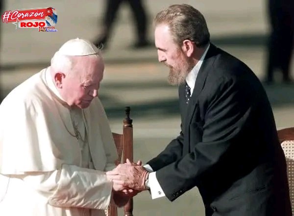 #CorazónRojo recuerda con afecto y respeto, la visita pastoral realizada por El Papa Juan Pablo II a nuestro país. Hoy se cumplen 26 años del historico encuentro en La Habana de Fidel y su santidad. #IzquierdaLatina .