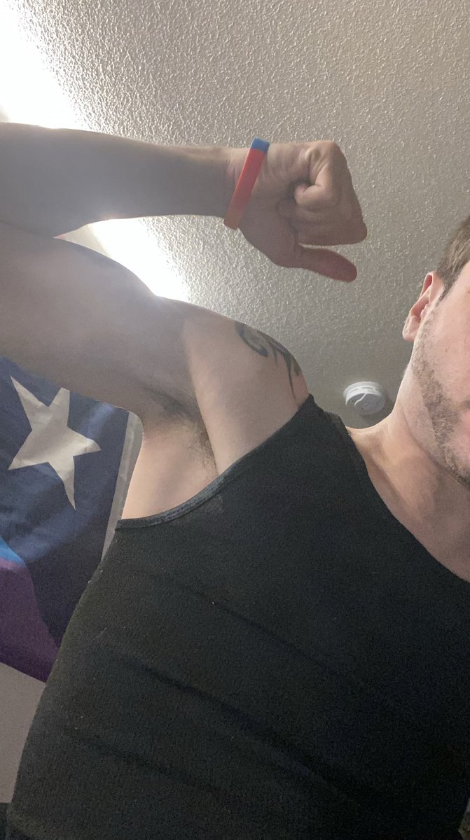 hungricanx's tweet photo. Gains are gaining 💪🏽 #OldToMeNewToYou 📸 https://t.co/KsRT5m77D4