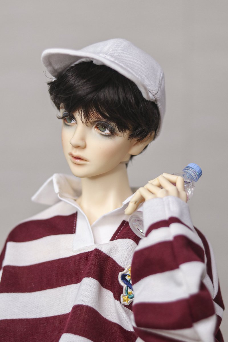 스케쥴 없을때도 집-헬스장-집-헬스장만 다녀서 팬들 걱정없게하는 완벽 국민배우😆

귀여운 의상은 코스믹레이어(<a href="/cosmiclayer_bjd/">코스믹레이어✨️Cosmic Layer</a>) ❤️, 반짝이는 안구는 고유스튜디오(<a href="/goyoustudio/">유리 공방 고유 GOYOUSTUDIO</a>)
물병은 K(<a href="/ujuminamlucas/">K</a>)님께 선물받았어요🫶