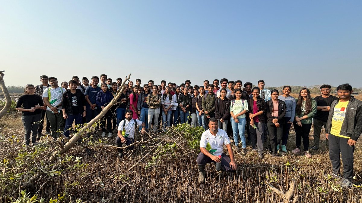 dharmeshbarai's tweet photo. Week 5 #ChaloChanakaya
Citizens March to Save TS Chanakya Lake
One month has passed till now no action has been taken against those who cut the mangroves. How many more days will it take for authorities to file an FIR against those who cut more than 125 mangroves?
@Navimumpolice https://t.co/mg85BwDgN0