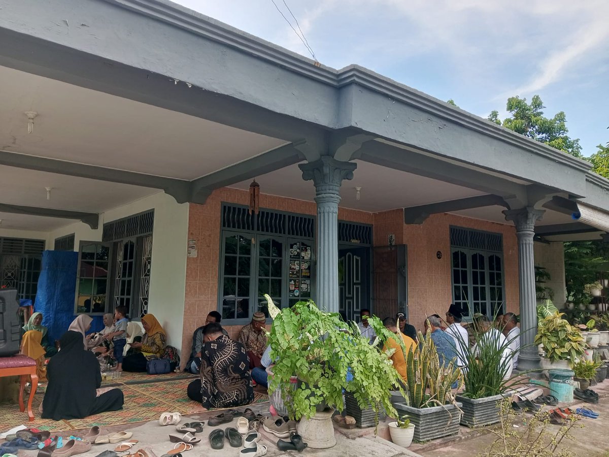 irwanprayitno's tweet photo. 21 Jan 2024. Silaturahmi di keluarga besar alm H. Marasolem Lubis.
#asahan #binjai #batubara #dairi #karo #langkat #pakpakbharat #pematangsiantar #tanjungbalai #simalungun #sumut #sumut3 https://t.co/UEASTaWIAL