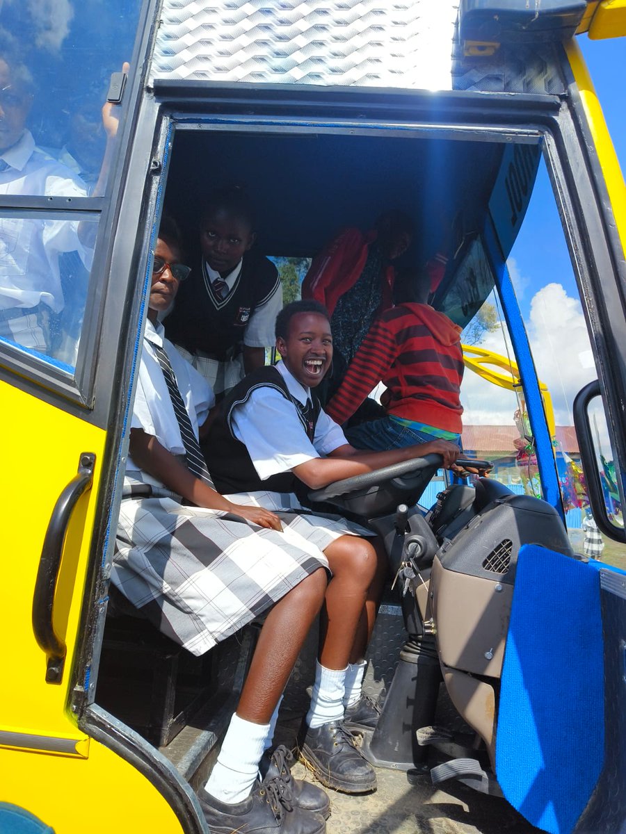 chicharito2245's tweet photo. A bus for learning objectives! A 46-seater bus is welcomed by Oloyiankalani Girls High School, demonstrating Hon. George Sunkuyia's commitment to improving staff and student mobility.
#SunkuyiaDelivers https://t.co/DnrDcwVsag