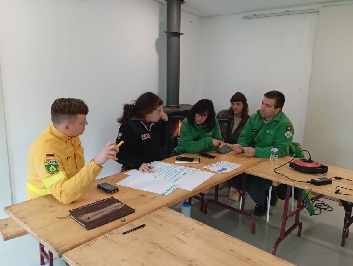 EuropeanTREX's tweet photo. 2° día #EuTREX2024

Briefing matutino y realización de workshops sobre #TraditionalFire y uso del 🔥 en Europa

🔸Tipos de usos del 🔥
🔸Objetivos
🔸Restricciones
🔸Necesidades
🔸Riesgos

#Compartir
#Reflexionar
#Aprender https://t.co/WiG6qvlRbU