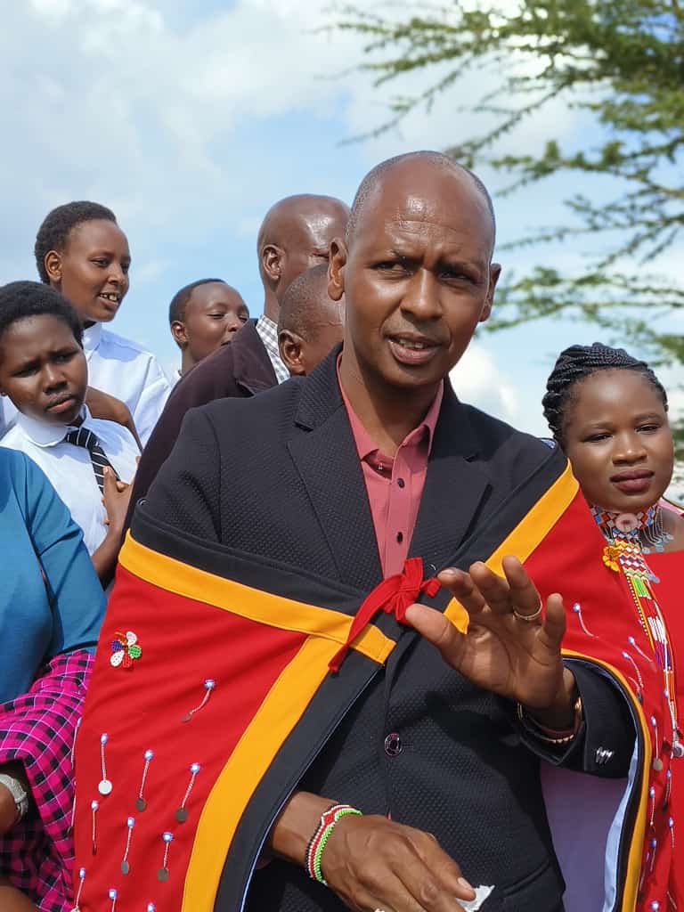 Gachiew2's tweet photo. Gratitude to Hon. George Sunkuyia, Member of Parliament, Kajiado West He gave Oloyian Kalani Girls School a 46-seater school bus as a way of support for education. #SunkuyiaDelivers https://t.co/82m84YyeAa
