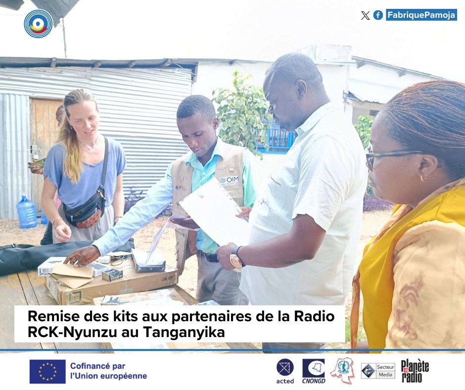 FabriquePamoja's tweet photo. Toujours en province du Tanganyika, la deuxième radio partenaire, RCK-Nyunzu, vient de réceptionner son kit dans le cadre du projet PAMOJA-RDC. 

#tukopamoja #pamojardc https://t.co/Y9kjJTnzWW