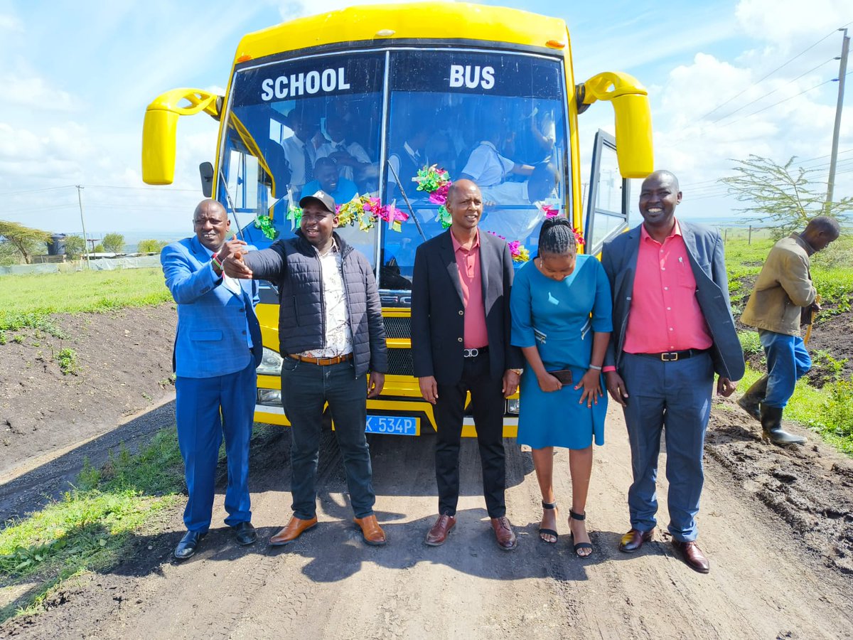 Gachiew2's tweet photo. Enhancing learning prospects at a faster pace! Oloyiankalani Girls High School receives a new 46-seater bus from MP Hon. George Sunkuyia.
#SunkuyiaDelivers https://t.co/eZ55FpUbHD
