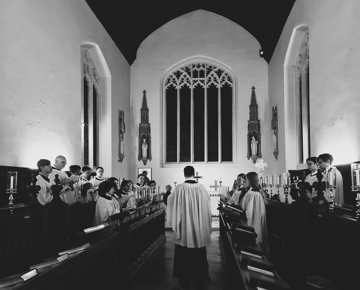 Tonight is the first service of the new year, and we've lovely Epiphany-tide music at Choral Evensong. Radcliffe and Sumsion are joined by Mendelssohn's exciting, prophetic, consolatory chorus 'There shall a star'. 6pm in Chapel.