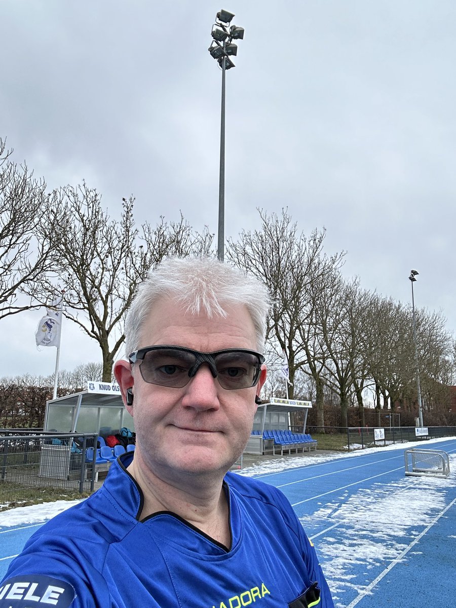 HeideAnderson's tweet photo. Årets første kamp. Koldt. Måtte bede om ny bane, hvis kampen skulle gennemføres. Det lykkedes heldigvis. #gokamp #dommerliv https://t.co/TO3F1AXwJz