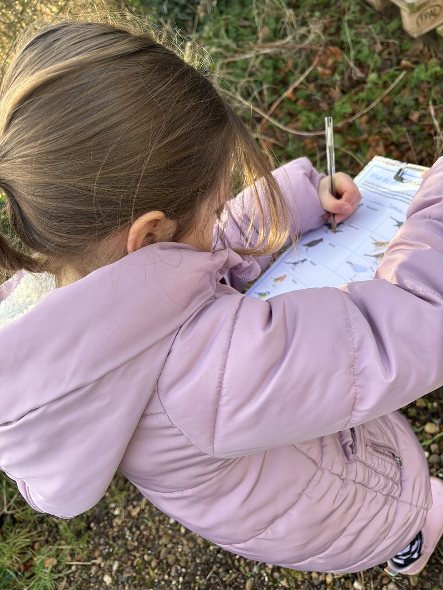 Loving our #Birdwatch2024 @Natures_Voice @HolyRosaryCVA 

There were a large number of birds & some the girls needed to check in their books. 

We are also lucky to have seen at least 40 geese in flight, two swans and other unusual birds because of our beautiful location 🦆🦢🐦🪶