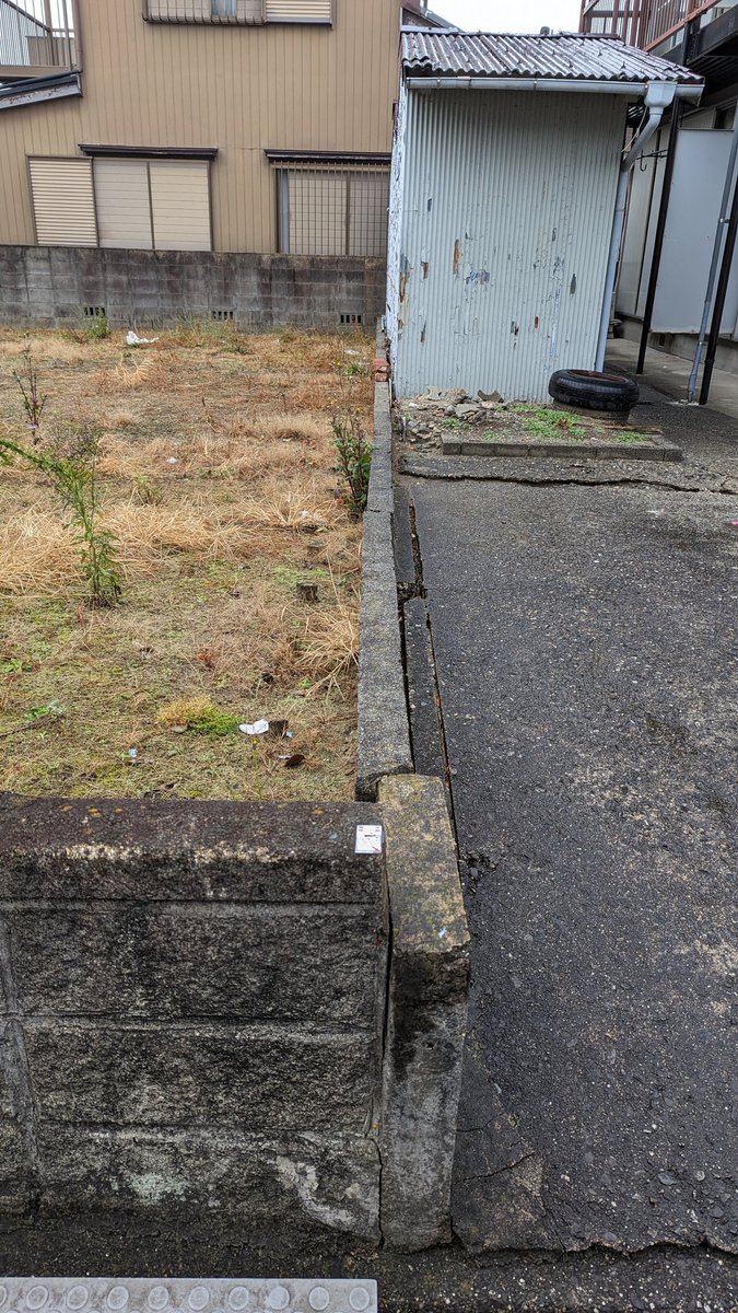 mieooya's tweet photo. 境界立会。仲介さん来てたけど、次の次の業者さんの案件らしい。
三重でもそんな案件あるんだなあ。 https://t.co/GburIAs0fx