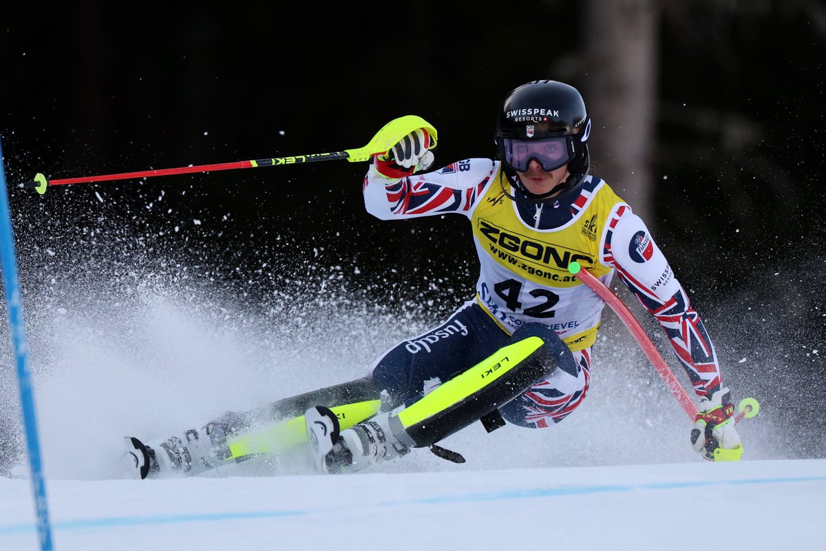 3 in 🔝 30 after 1st run🥵 Kitzbuehel Men’s Slalom brought the heat! 🔥 Dave Ryding and Billy Major, inseparable on 10th place with identical times. Great run by Laurie Taylor, starting with bib 47, landing a solid 29th after the 1st run. 💪 2nd run starts 12:30 PM GMT 🔥