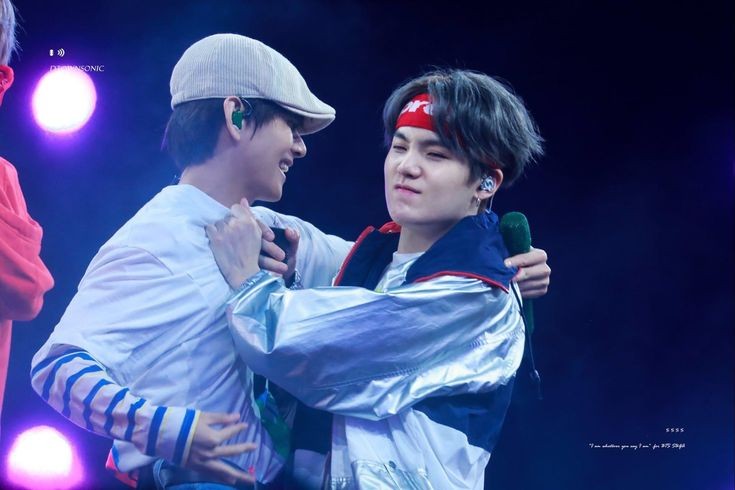 suzprodyoongi's tweet photo. Yoongi wanting AND rejecting affection, a Thread🧵: https://t.co/8M0x2kaWTA
