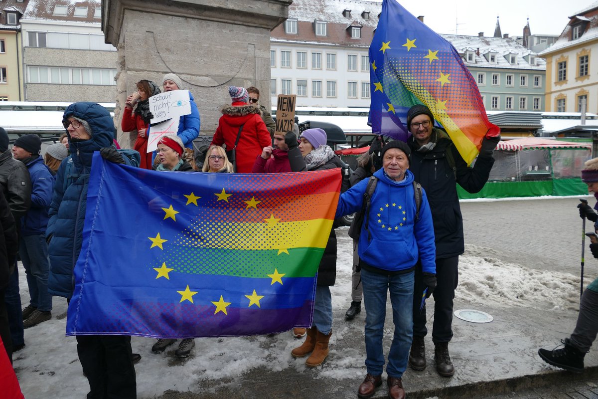 Dr_BaeM's tweet image. #PulseOfEurope Würzburg gestern am Start  zusammen mit 3000 Teilnehmern. Gemeinsam für Demokratie✅

#wirsindmehr 
#Würzburg