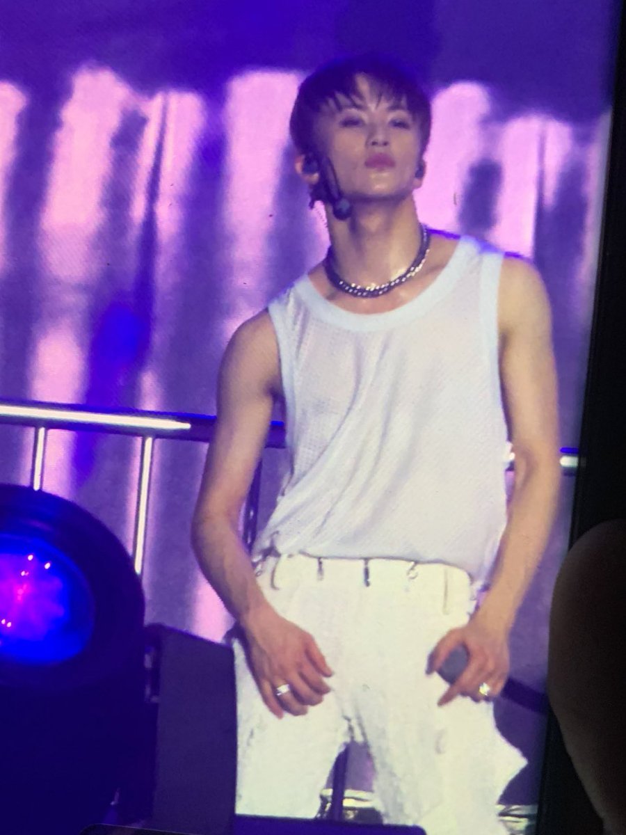 LOOKSMKL's tweet photo. MARK LEE……. https://t.co/aJmOHP48aH