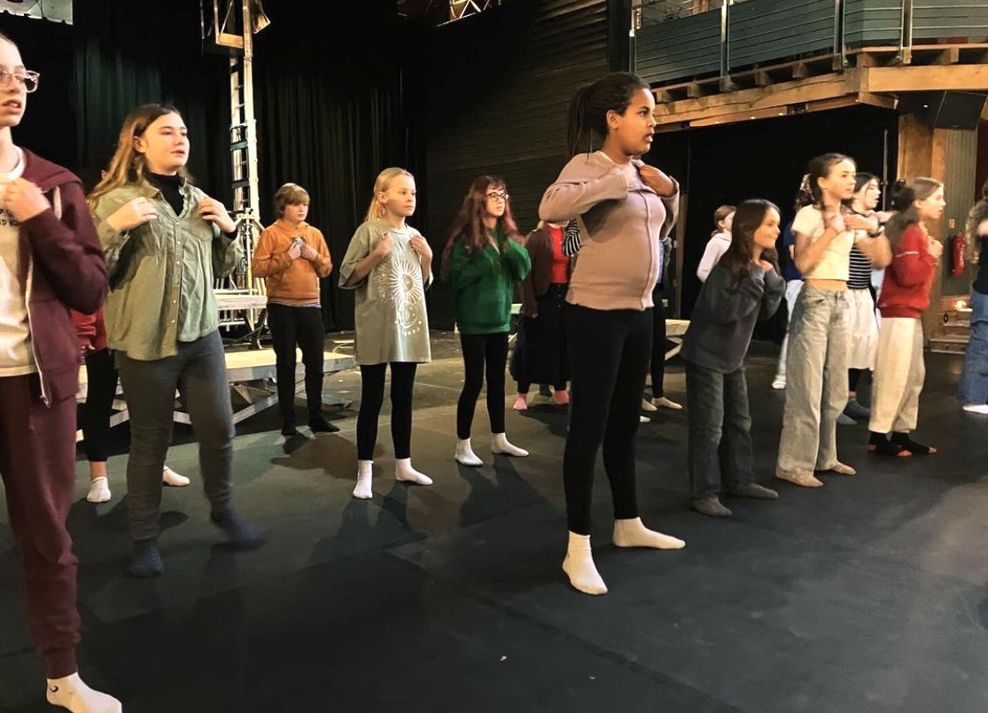 BedalesPrep's tweet image. A fabulous week of rehearsals for the cast of Oliver! 
#schoolmusicals #schooldance #schooltalent #schoolsinging #petersfieldpulse #bedalesprep