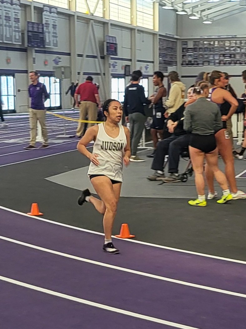 Glad to have our Sr. Beth Rodriguez back in the fold. She is our All American Racewalker and will be Racewalking next week @ ONU. Excited to 👀 #JUTF