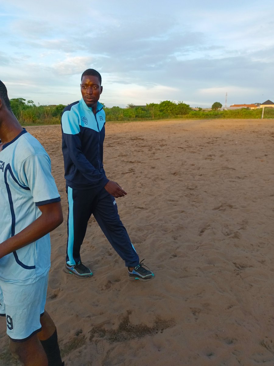 Crown Bee #EndSARS tweet media