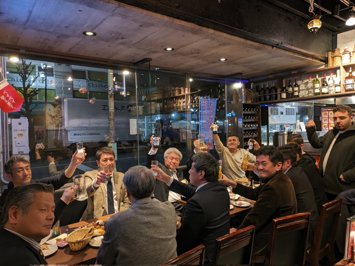 issuikai_jp's tweet photo. 1月21日(日)、埼玉県川口市内で「日本クルド交流連絡会」の発足式が行われた。川口市議会議員の出席を含め日本クルド双方から３０名が参加。連絡会の主旨は、日本と在留クルド人の相互理解、文化交流の促進にある。日本側が7人、クルド側の８人が理事に就任。まずは事実と異なるヘイトを否定していく。 https://t.co/bvFeeu2VGr