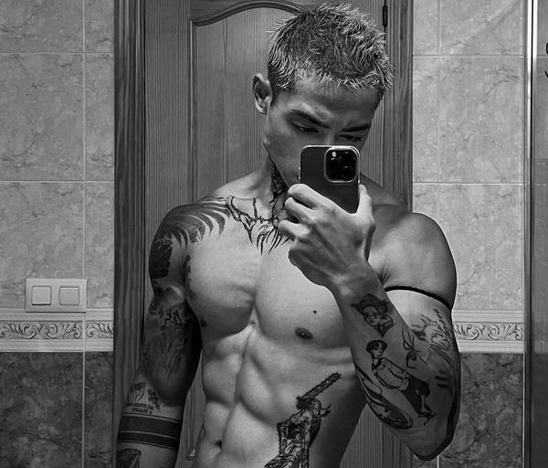 xfxckboy_'s tweet image. 𝓱𝓮𝓵𝓲𝓸𝓼 has joined Tinder!

                ♡ to know whether he’d 
                swipe left or right for 𝗬𝗢𝗨.

                ↻ to swipe 𝗥𝗜𝗚𝗛𝗧 on him.