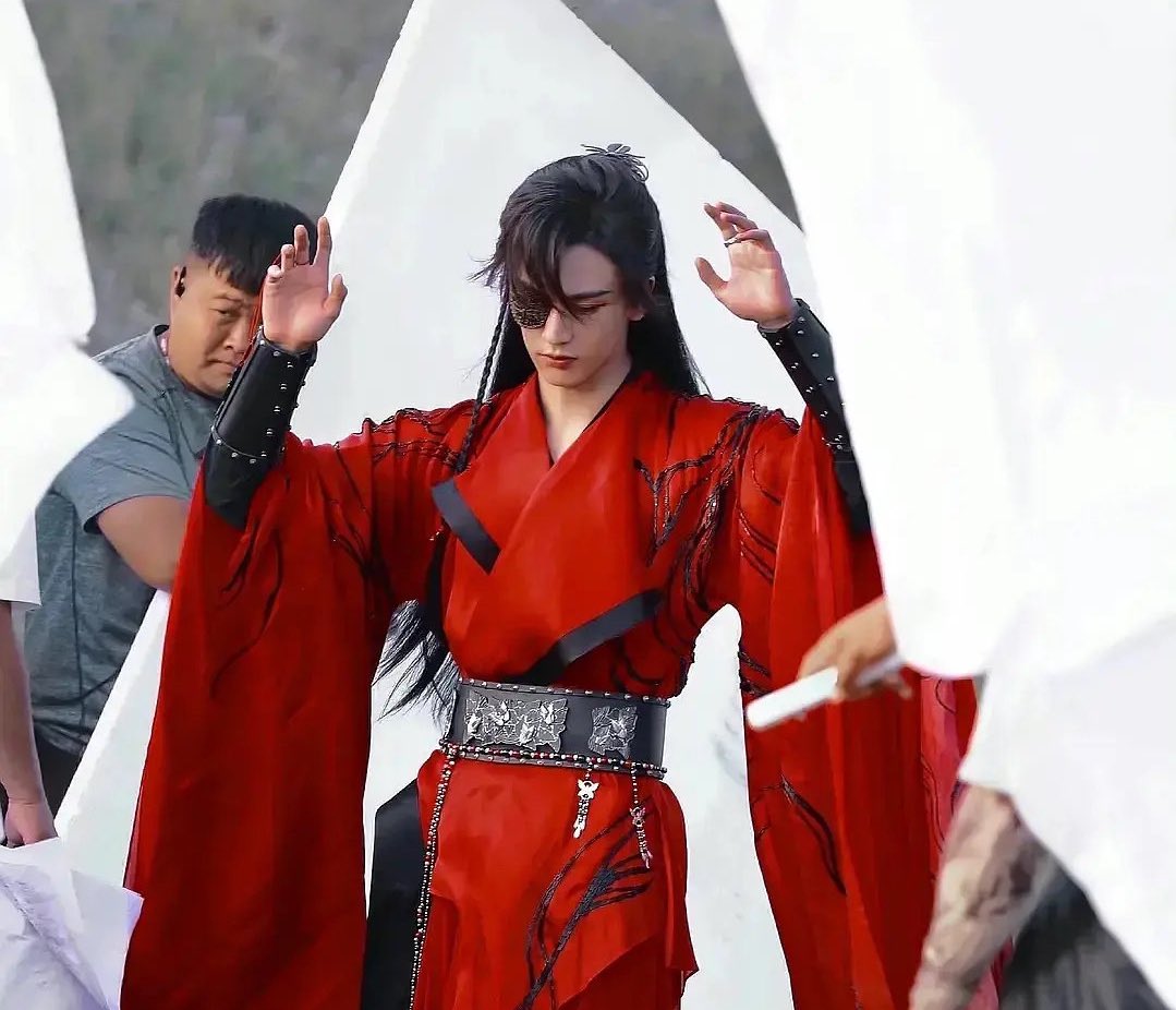 rerekaoneow's tweet image. ฮวาเฉิงไหน

Audio drama                             อนิเมะ

ม่านฮวา                                        ซีรีส์