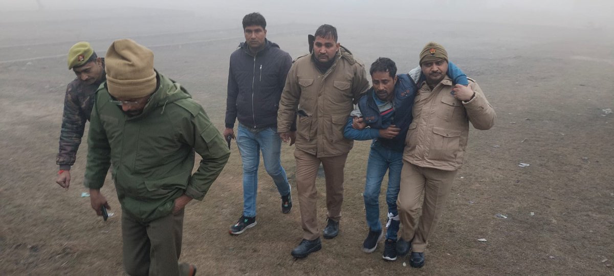 ब्रेकिंग न्यूज़

पुराने कलसिया रोड़ पर फुरकान के घर चार दिन पूर्व हुई लूट का पुलिस ने किया खुलासा, चार बदमाश गिरफ्तार। मुठभेड़ मे एक बदमाश गोली लगने से हुआ घायल, जबकि लूट मे 20 लाख रूपये की झूठी बात बताने पर फुरकान के खिलाफ भी हुआ मुकदमा दर्ज।