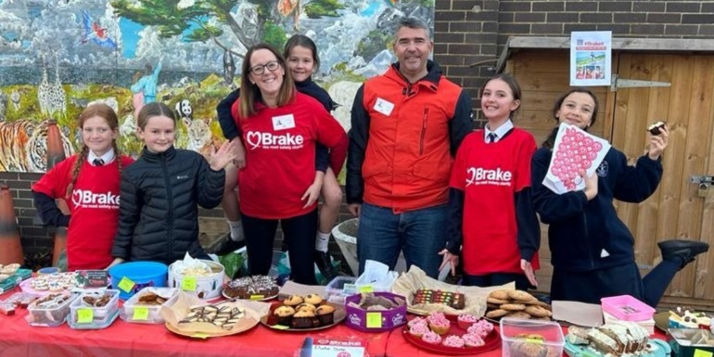 Brakecharity's tweet photo. During Road Safety Week, Dan's whole family got involved with our #Brake5 Challenge in his memory. Dan's niece held a bake sale at her school, his mum ran 5km every day for a week and other family members got involved too both cycling and raising awareness.
Thank you! https://t.co/bgC3RPJbL3