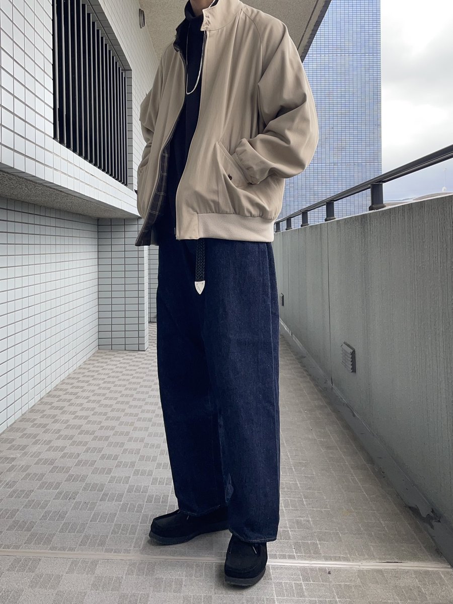 sui1912's tweet photo. ネックレスとベルトの剣先をがアクセサリーになっているので他をシンプルに🧐 (アクセなしだとGUのトレッキングにしてましたな。) ワラビー久しぶり履きましたがやっぱいいですね〜!
#standardjournal
#uniqlou
#comoli
#clarks
#oxjewelry https://t.co/u4gbFZKFLN