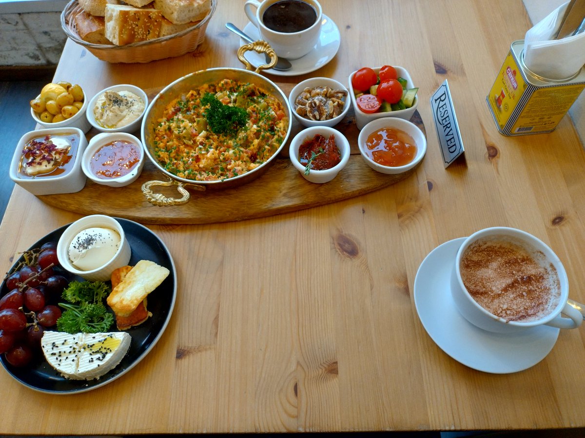 team NotLeafy tweet media