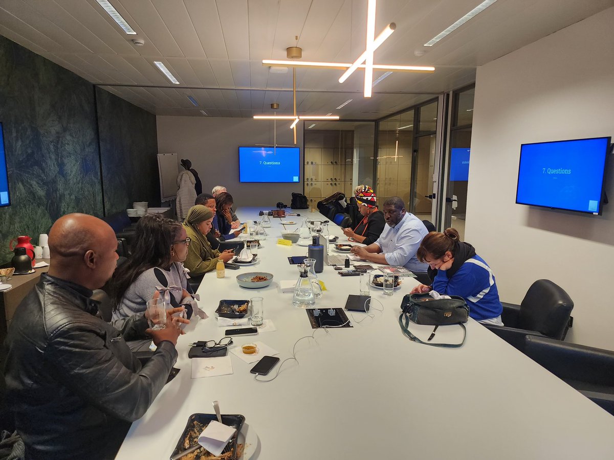 KEEntrepre's tweet photo. Rencontre avec #BIDIA, une entreprise familiale de la diaspora congolaise, représentée par l'un de ses associés. BIDIA se distingue dans la production locale d'amarantes en Belgique, combinée à la distribution de légumes importés d'Afrique … https://t.co/TGhwKfjNsA