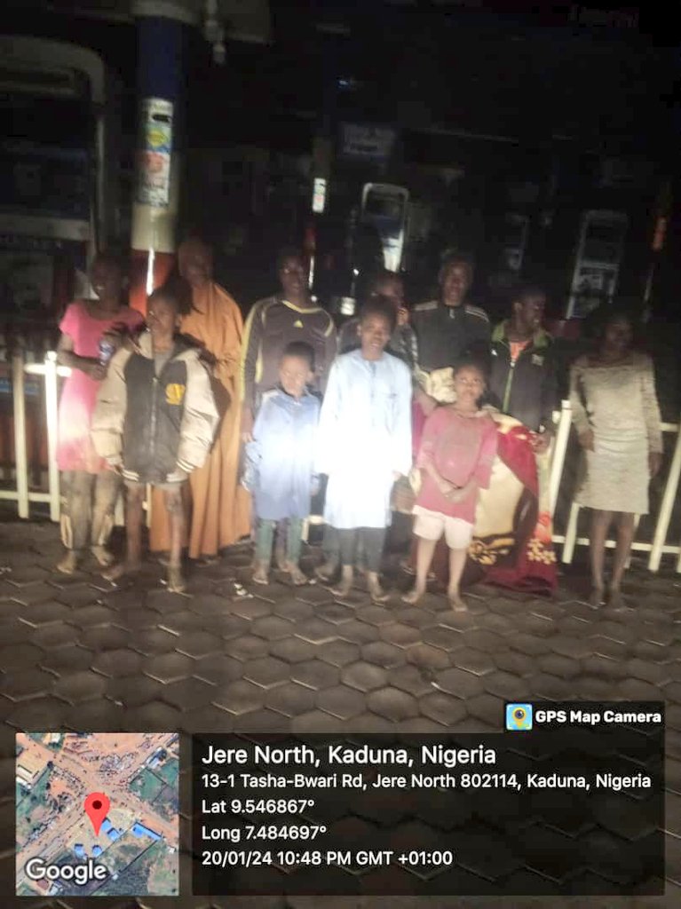 PrimeReportersn's tweet photo. The military spearheaded the  mission to liberate #Najeebahandhersisters  &amp; #Ariyo family from the bandits who had abducted them. A timestamped image documents the triumphant rescue, showcasing the valor of the troops in ensuring their safe return. No ransom was paid. https://t.co/eSmYA4DvXc