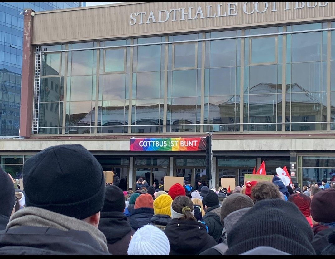 cottbus_stadt's tweet photo. #cottbusistbunt #NazisRaus #AfDVerbotjetzt https://t.co/kACpzosYUl