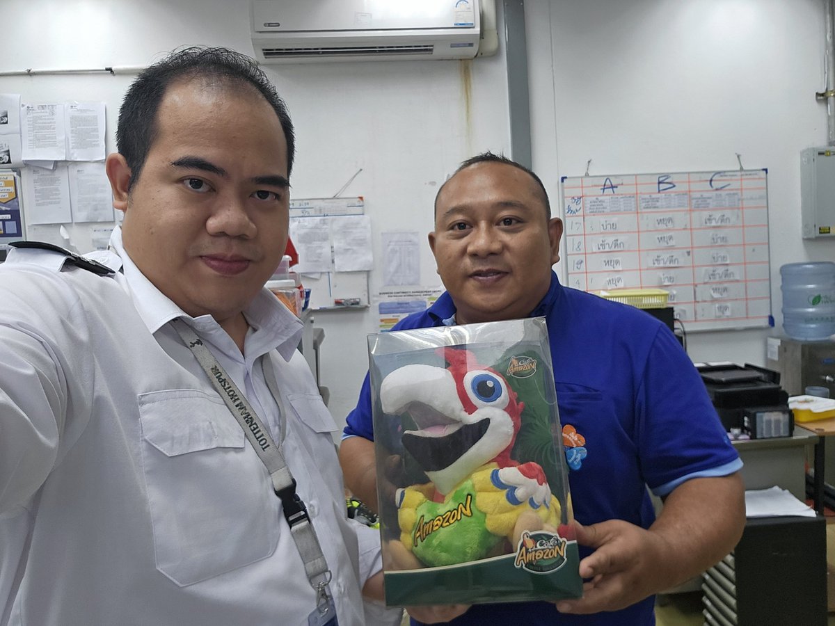 bonus_hw39avm12's tweet image. ขอบพระคุณพี่กบ พี่เทน พี่อาร์ต และน้องอิ๊บมากครับ #6January 🤠🐦🐰👕🎂🍰☕️