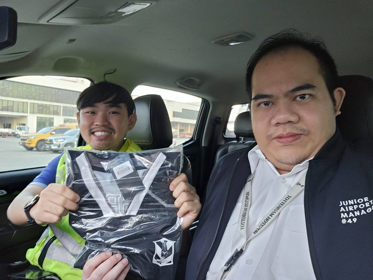 bonus_hw39avm12's tweet image. ขอบพระคุณพี่กบ พี่เทน พี่อาร์ต และน้องอิ๊บมากครับ #6January 🤠🐦🐰👕🎂🍰☕️