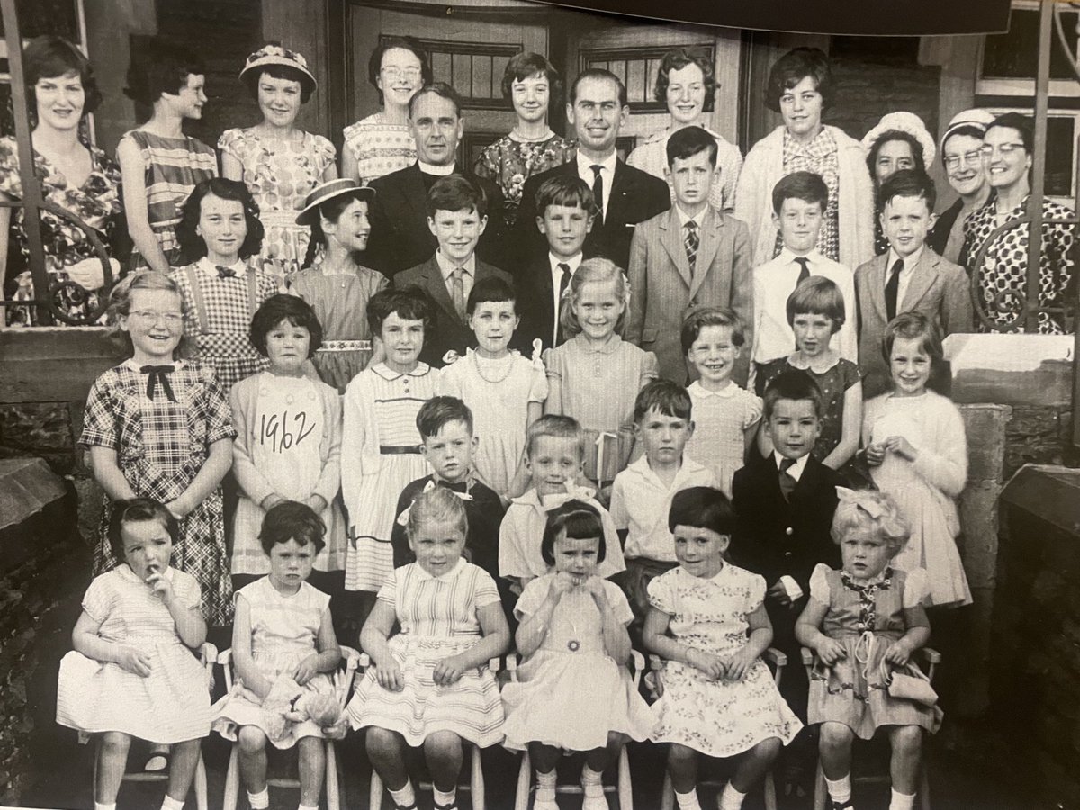 Eglwys y Crwys Caerdydd 1962. Rhai enwogion gan gynnwys Geraint Jarman, Gwilym Roberts a Deri Thomas