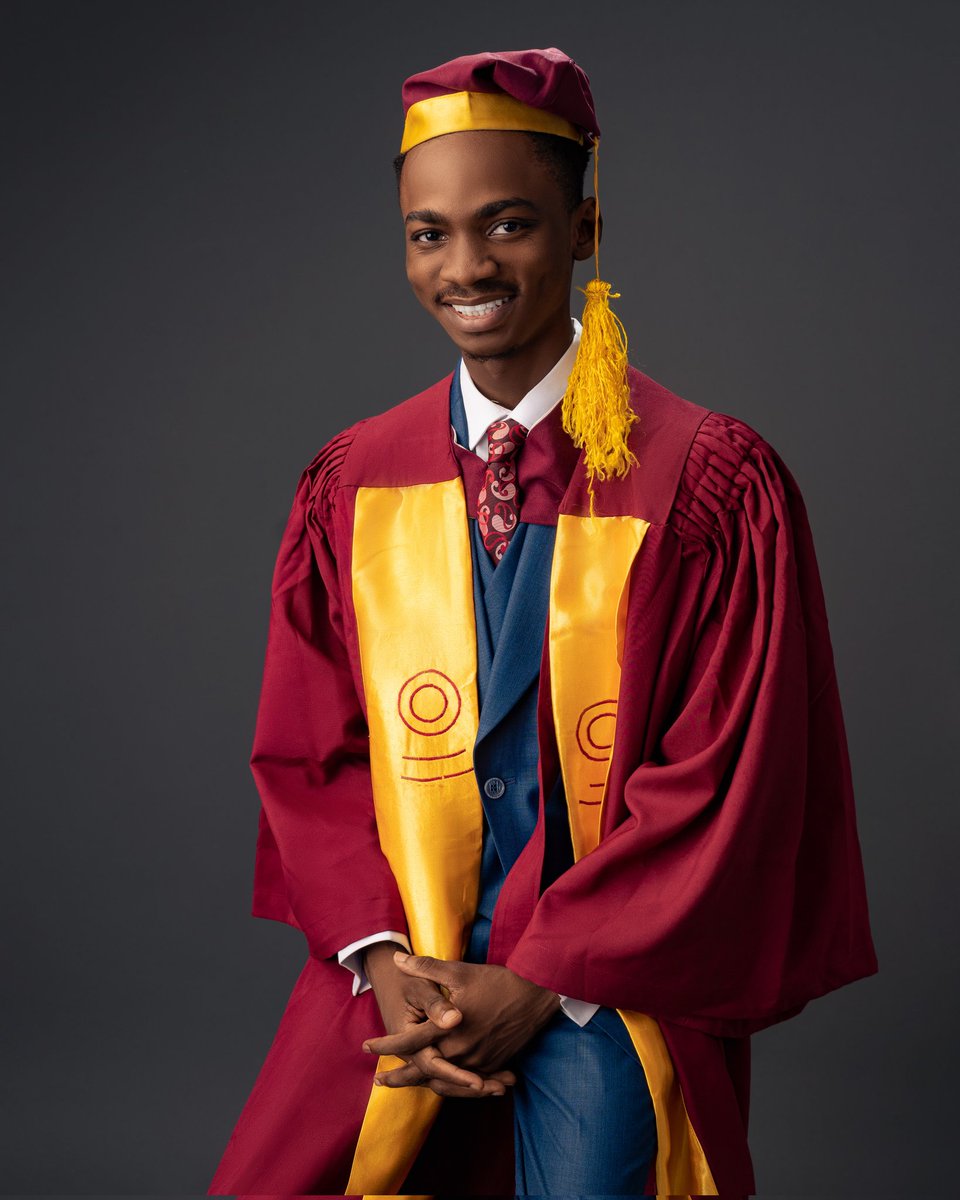 Temiladeola_'s tweet photo. BSc. (Hons.) Electrical and Electronics Engineering 

✨ BGS, Electrical and Electronics Engineering

✨ Top 3 Engineering Graduates

✨ 4.90/5.00

𝐹𝑜𝑟 𝑏𝑦 𝑌𝑜𝑢 𝐼 𝑐𝑎𝑛 𝑟𝑢𝑛 𝑎𝑔𝑎𝑖𝑛𝑠𝑡 𝑎 𝑡𝑟𝑜𝑜𝑝, 𝐵𝑦 𝑚𝑦 𝐺𝑜𝑑 𝐼 𝑐𝑎𝑛 𝑙𝑒𝑎𝑝 𝑜𝑣𝑒𝑟 𝑎 𝑤𝑎𝑙𝑙. https://t.co/KpItdnTYT8