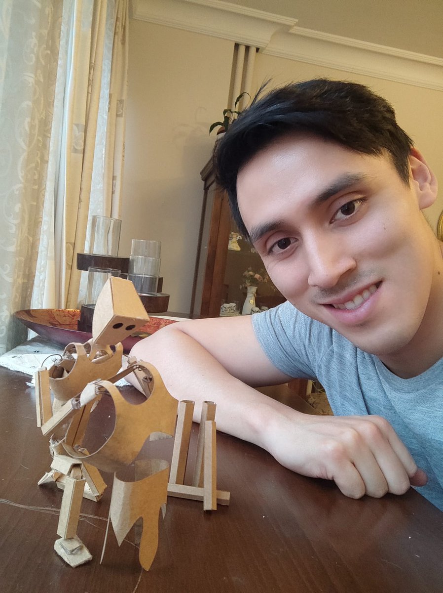 Maker crafting Maker 🤩 ... Anyone recognizes the pieces? The second Maker is coming a long very very nicely